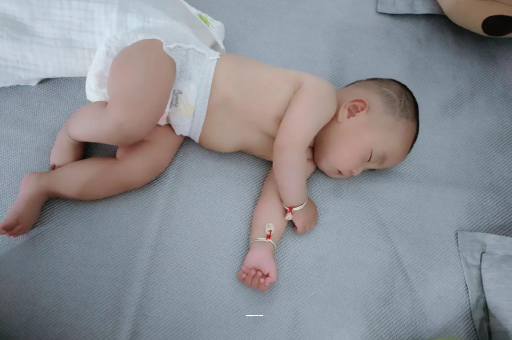 借卵生子机构五个月宝宝体重